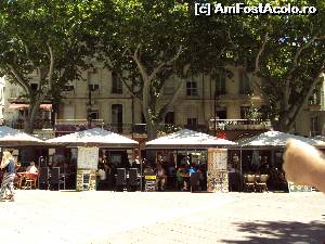 [P21] Avignon - terasele din Place de l'Horloge » foto by Carmen Ion
 - 
<span class="allrVoted glyphicon glyphicon-heart hidden" id="av524690"></span>
<a class="m-l-10 hidden" id="sv524690" onclick="voting_Foto_DelVot(,524690,16780)" role="button">șterge vot <span class="glyphicon glyphicon-remove"></span></a>
<a id="v9524690" class=" c-red"  onclick="voting_Foto_SetVot(524690)" role="button"><span class="glyphicon glyphicon-heart-empty"></span> <b>LIKE</b> = Votează poza</a> <img class="hidden"  id="f524690W9" src="/imagini/loader.gif" border="0" /><span class="AjErrMes hidden" id="e524690ErM"></span>