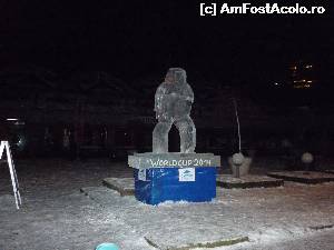 [P04] sculptura gheata in centru Bad Gastein » foto by laura_cb
 - 
<span class="allrVoted glyphicon glyphicon-heart hidden" id="av529310"></span>
<a class="m-l-10 hidden" id="sv529310" onclick="voting_Foto_DelVot(,529310,16875)" role="button">șterge vot <span class="glyphicon glyphicon-remove"></span></a>
<a id="v9529310" class=" c-red"  onclick="voting_Foto_SetVot(529310)" role="button"><span class="glyphicon glyphicon-heart-empty"></span> <b>LIKE</b> = Votează poza</a> <img class="hidden"  id="f529310W9" src="/imagini/loader.gif" border="0" /><span class="AjErrMes hidden" id="e529310ErM"></span>