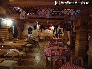 [P13] Interior etno-sarbesc al restaurantului Cрпска кућа » foto by Marian Preda
 - 
<span class="allrVoted glyphicon glyphicon-heart hidden" id="av529838"></span>
<a class="m-l-10 hidden" id="sv529838" onclick="voting_Foto_DelVot(,529838,16888)" role="button">șterge vot <span class="glyphicon glyphicon-remove"></span></a>
<a id="v9529838" class=" c-red"  onclick="voting_Foto_SetVot(529838)" role="button"><span class="glyphicon glyphicon-heart-empty"></span> <b>LIKE</b> = Votează poza</a> <img class="hidden"  id="f529838W9" src="/imagini/loader.gif" border="0" /><span class="AjErrMes hidden" id="e529838ErM"></span>