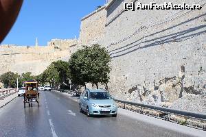 [P02] trafic in La Valetta » foto by icata24
 - 
<span class="allrVoted glyphicon glyphicon-heart hidden" id="av539351"></span>
<a class="m-l-10 hidden" id="sv539351" onclick="voting_Foto_DelVot(,539351,17058)" role="button">șterge vot <span class="glyphicon glyphicon-remove"></span></a>
<a id="v9539351" class=" c-red"  onclick="voting_Foto_SetVot(539351)" role="button"><span class="glyphicon glyphicon-heart-empty"></span> <b>LIKE</b> = Votează poza</a> <img class="hidden"  id="f539351W9" src="/imagini/loader.gif" border="0" /><span class="AjErrMes hidden" id="e539351ErM"></span>