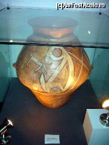 [P20] Piatra Neamt, Muzeul de Artă Eneolitică Cucuteni - Cultura Cucuteni, amfora cu reprezentari zoomorfe » foto by magdalena
 - 
<span class="allrVoted glyphicon glyphicon-heart hidden" id="av134207"></span>
<a class="m-l-10 hidden" id="sv134207" onclick="voting_Foto_DelVot(,134207,17175)" role="button">șterge vot <span class="glyphicon glyphicon-remove"></span></a>
<a id="v9134207" class=" c-red"  onclick="voting_Foto_SetVot(134207)" role="button"><span class="glyphicon glyphicon-heart-empty"></span> <b>LIKE</b> = Votează poza</a> <img class="hidden"  id="f134207W9" src="/imagini/loader.gif" border="0" /><span class="AjErrMes hidden" id="e134207ErM"></span>