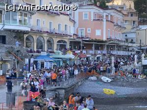 [P46] Portul din Positano. » foto by Dănuț.Albu
 - 
<span class="allrVoted glyphicon glyphicon-heart hidden" id="av1372087"></span>
<a class="m-l-10 hidden" id="sv1372087" onclick="voting_Foto_DelVot(,1372087,17284)" role="button">șterge vot <span class="glyphicon glyphicon-remove"></span></a>
<a id="v91372087" class=" c-red"  onclick="voting_Foto_SetVot(1372087)" role="button"><span class="glyphicon glyphicon-heart-empty"></span> <b>LIKE</b> = Votează poza</a> <img class="hidden"  id="f1372087W9" src="/imagini/loader.gif" border="0" /><span class="AjErrMes hidden" id="e1372087ErM"></span>