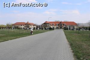 [P02] Lancrăm, Sebeș, Intrarea la Allegria Hotel din DN, este departe de șosea, nu este zgomot » foto by mprofeanu
 - 
<span class="allrVoted glyphicon glyphicon-heart hidden" id="av1065908"></span>
<a class="m-l-10 hidden" id="sv1065908" onclick="voting_Foto_DelVot(,1065908,17310)" role="button">șterge vot <span class="glyphicon glyphicon-remove"></span></a>
<a id="v91065908" class=" c-red"  onclick="voting_Foto_SetVot(1065908)" role="button"><span class="glyphicon glyphicon-heart-empty"></span> <b>LIKE</b> = Votează poza</a> <img class="hidden"  id="f1065908W9" src="/imagini/loader.gif" border="0" /><span class="AjErrMes hidden" id="e1065908ErM"></span>