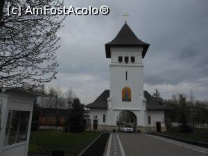 [P06] Huși - Catedrala Episcopală, Turnul clopotniță văzut din incintă. » foto by iulianic
 - 
<span class="allrVoted glyphicon glyphicon-heart hidden" id="av1361659"></span>
<a class="m-l-10 hidden" id="sv1361659" onclick="voting_Foto_DelVot(,1361659,17315)" role="button">șterge vot <span class="glyphicon glyphicon-remove"></span></a>
<a id="v91361659" class=" c-red"  onclick="voting_Foto_SetVot(1361659)" role="button"><span class="glyphicon glyphicon-heart-empty"></span> <b>LIKE</b> = Votează poza</a> <img class="hidden"  id="f1361659W9" src="/imagini/loader.gif" border="0" /><span class="AjErrMes hidden" id="e1361659ErM"></span>