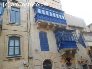 [P22] Balcoanele din Valletta sunt patrimoniu UNESCO. Ele sunt colorate, făcute din lemn, închise cu sticlă.  » foto by Rodel
 - 
<span class="allrVoted glyphicon glyphicon-heart hidden" id="av708334"></span>
<a class="m-l-10 hidden" id="sv708334" onclick="voting_Foto_DelVot(,708334,17454)" role="button">șterge vot <span class="glyphicon glyphicon-remove"></span></a>
<a id="v9708334" class=" c-red"  onclick="voting_Foto_SetVot(708334)" role="button"><span class="glyphicon glyphicon-heart-empty"></span> <b>LIKE</b> = Votează poza</a> <img class="hidden"  id="f708334W9" src="/imagini/loader.gif" border="0" /><span class="AjErrMes hidden" id="e708334ErM"></span>