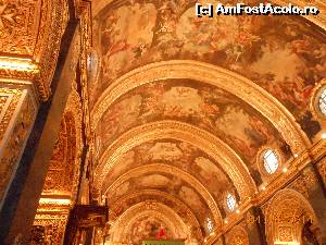 [P29] Valletta - St. John’s Co-Cathedral, interior.  » foto by iulianic
 - 
<span class="allrVoted glyphicon glyphicon-heart hidden" id="av580104"></span>
<a class="m-l-10 hidden" id="sv580104" onclick="voting_Foto_DelVot(,580104,17454)" role="button">șterge vot <span class="glyphicon glyphicon-remove"></span></a>
<a id="v9580104" class=" c-red"  onclick="voting_Foto_SetVot(580104)" role="button"><span class="glyphicon glyphicon-heart-empty"></span> <b>LIKE</b> = Votează poza</a> <img class="hidden"  id="f580104W9" src="/imagini/loader.gif" border="0" /><span class="AjErrMes hidden" id="e580104ErM"></span>