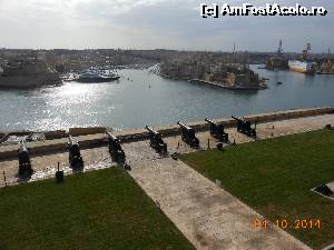 [P08] Valletta - Upper Barrakka Gardens, Saluting Battery.  » foto by iulianic
 - 
<span class="allrVoted glyphicon glyphicon-heart hidden" id="av580083"></span>
<a class="m-l-10 hidden" id="sv580083" onclick="voting_Foto_DelVot(,580083,17454)" role="button">șterge vot <span class="glyphicon glyphicon-remove"></span></a>
<a id="v9580083" class=" c-red"  onclick="voting_Foto_SetVot(580083)" role="button"><span class="glyphicon glyphicon-heart-empty"></span> <b>LIKE</b> = Votează poza</a> <img class="hidden"  id="f580083W9" src="/imagini/loader.gif" border="0" /><span class="AjErrMes hidden" id="e580083ErM"></span>