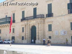 [P17] <strong>Grandmaster's Palace</strong>, devenit Palatul Guvernatorului si Biroul Presedintelui Maltei. O parte din cladire, numita Palace Rooms and Armory, este transformata in muzeu si se viziteaza. Din pacate, in perioada cand am vizitat noi Valletta, era inchis pentru renovare. » foto by geani anto
 - 
<span class="allrVoted glyphicon glyphicon-heart hidden" id="av1257390"></span>
<a class="m-l-10 hidden" id="sv1257390" onclick="voting_Foto_DelVot(,1257390,17454)" role="button">șterge vot <span class="glyphicon glyphicon-remove"></span></a>
<a id="v91257390" class=" c-red"  onclick="voting_Foto_SetVot(1257390)" role="button"><span class="glyphicon glyphicon-heart-empty"></span> <b>LIKE</b> = Votează poza</a> <img class="hidden"  id="f1257390W9" src="/imagini/loader.gif" border="0" /><span class="AjErrMes hidden" id="e1257390ErM"></span>