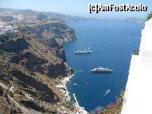 [P14] Thira (vechiul port): priveliste de la 400 m inaltime. » foto by motaneata
 - 
<span class="allrVoted glyphicon glyphicon-heart hidden" id="av160123"></span>
<a class="m-l-10 hidden" id="sv160123" onclick="voting_Foto_DelVot(,160123,17461)" role="button">șterge vot <span class="glyphicon glyphicon-remove"></span></a>
<a id="v9160123" class=" c-red"  onclick="voting_Foto_SetVot(160123)" role="button"><span class="glyphicon glyphicon-heart-empty"></span> <b>LIKE</b> = Votează poza</a> <img class="hidden"  id="f160123W9" src="/imagini/loader.gif" border="0" /><span class="AjErrMes hidden" id="e160123ErM"></span>