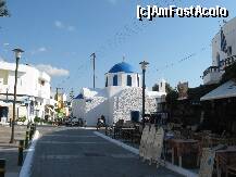 P28 [JUN-2010] Naxos: Chora. Plecand din port, in drum catre hotel trecem pe langa taverne si mici bisericute construite in stil cicladic.
