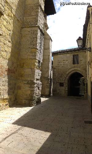 [P03] Pe un lateral al bisericii Santiago. Biroul de turism si muzeul in fata.  » foto by alinaro
 - 
<span class="allrVoted glyphicon glyphicon-heart hidden" id="av556261"></span>
<a class="m-l-10 hidden" id="sv556261" onclick="voting_Foto_DelVot(,556261,17465)" role="button">șterge vot <span class="glyphicon glyphicon-remove"></span></a>
<a id="v9556261" class=" c-red"  onclick="voting_Foto_SetVot(556261)" role="button"><span class="glyphicon glyphicon-heart-empty"></span> <b>LIKE</b> = Votează poza</a> <img class="hidden"  id="f556261W9" src="/imagini/loader.gif" border="0" /><span class="AjErrMes hidden" id="e556261ErM"></span>