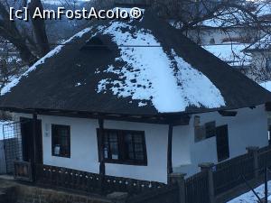 [P02] Casa lui Moș Ion Roată, așa cum se vede din șosea » foto by Yersinia Pestis
 - 
<span class="allrVoted glyphicon glyphicon-heart hidden" id="av1276295"></span>
<a class="m-l-10 hidden" id="sv1276295" onclick="voting_Foto_DelVot(,1276295,17524)" role="button">șterge vot <span class="glyphicon glyphicon-remove"></span></a>
<a id="v91276295" class=" c-red"  onclick="voting_Foto_SetVot(1276295)" role="button"><span class="glyphicon glyphicon-heart-empty"></span> <b>LIKE</b> = Votează poza</a> <img class="hidden"  id="f1276295W9" src="/imagini/loader.gif" border="0" /><span class="AjErrMes hidden" id="e1276295ErM"></span>