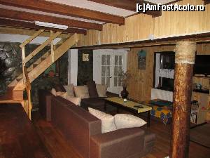 [P23] Livingul si scara de acces la etaj » foto by Testosu'
 - 
<span class="allrVoted glyphicon glyphicon-heart hidden" id="av559793"></span>
<a class="m-l-10 hidden" id="sv559793" onclick="voting_Foto_DelVot(,559793,17530)" role="button">șterge vot <span class="glyphicon glyphicon-remove"></span></a>
<a id="v9559793" class=" c-red"  onclick="voting_Foto_SetVot(559793)" role="button"><span class="glyphicon glyphicon-heart-empty"></span> <b>LIKE</b> = Votează poza</a> <img class="hidden"  id="f559793W9" src="/imagini/loader.gif" border="0" /><span class="AjErrMes hidden" id="e559793ErM"></span>