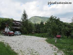 [P09] Curtea cabanei si cabana pe fundal » foto by Testosu'
 - 
<span class="allrVoted glyphicon glyphicon-heart hidden" id="av559777"></span>
<a class="m-l-10 hidden" id="sv559777" onclick="voting_Foto_DelVot(,559777,17530)" role="button">șterge vot <span class="glyphicon glyphicon-remove"></span></a>
<a id="v9559777" class=" c-red"  onclick="voting_Foto_SetVot(559777)" role="button"><span class="glyphicon glyphicon-heart-empty"></span> <b>LIKE</b> = Votează poza</a> <img class="hidden"  id="f559777W9" src="/imagini/loader.gif" border="0" /><span class="AjErrMes hidden" id="e559777ErM"></span>