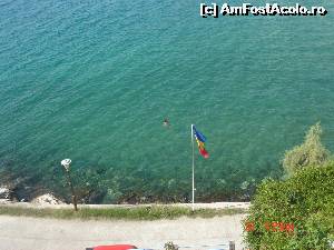 [P07] Uitandu-ne in jos, de pe terasa; promenada era marginita de drapelele catorva tari, chiar in fata Pensiunii Aglaia e steagul Romaniei » foto by crismis
 - 
<span class="allrVoted glyphicon glyphicon-heart hidden" id="av565028"></span>
<a class="m-l-10 hidden" id="sv565028" onclick="voting_Foto_DelVot(,565028,17621)" role="button">șterge vot <span class="glyphicon glyphicon-remove"></span></a>
<a id="v9565028" class=" c-red"  onclick="voting_Foto_SetVot(565028)" role="button"><span class="glyphicon glyphicon-heart-empty"></span> <b>LIKE</b> = Votează poza</a> <img class="hidden"  id="f565028W9" src="/imagini/loader.gif" border="0" /><span class="AjErrMes hidden" id="e565028ErM"></span>