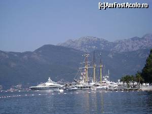 [P01] Ambarcatiuni de lux in portul Tivat » foto by costy69*
 - 
<span class="allrVoted glyphicon glyphicon-heart hidden" id="av572506"></span>
<a class="m-l-10 hidden" id="sv572506" onclick="voting_Foto_DelVot(,572506,17701)" role="button">șterge vot <span class="glyphicon glyphicon-remove"></span></a>
<a id="v9572506" class=" c-red"  onclick="voting_Foto_SetVot(572506)" role="button"><span class="glyphicon glyphicon-heart-empty"></span> <b>LIKE</b> = Votează poza</a> <img class="hidden"  id="f572506W9" src="/imagini/loader.gif" border="0" /><span class="AjErrMes hidden" id="e572506ErM"></span>