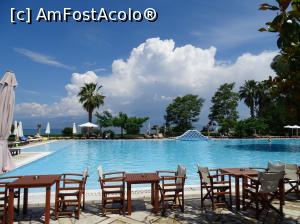 [P28] Kamena Vourla - piscina hotelului Mitsis Galini » foto by Cris
 - 
<span class="allrVoted glyphicon glyphicon-heart hidden" id="av859810"></span>
<a class="m-l-10 hidden" id="sv859810" onclick="voting_Foto_DelVot(,859810,17719)" role="button">șterge vot <span class="glyphicon glyphicon-remove"></span></a>
<a id="v9859810" class=" c-red"  onclick="voting_Foto_SetVot(859810)" role="button"><span class="glyphicon glyphicon-heart-empty"></span> <b>LIKE</b> = Votează poza</a> <img class="hidden"  id="f859810W9" src="/imagini/loader.gif" border="0" /><span class="AjErrMes hidden" id="e859810ErM"></span>