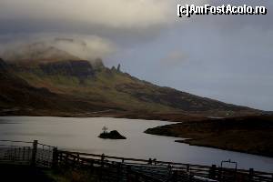 [P07] The Old Man of Storr văzut imediat după Portree.  » foto by ariciu
 - 
<span class="allrVoted glyphicon glyphicon-heart hidden" id="av575203"></span>
<a class="m-l-10 hidden" id="sv575203" onclick="voting_Foto_DelVot(,575203,17740)" role="button">șterge vot <span class="glyphicon glyphicon-remove"></span></a>
<a id="v9575203" class=" c-red"  onclick="voting_Foto_SetVot(575203)" role="button"><span class="glyphicon glyphicon-heart-empty"></span> <b>LIKE</b> = Votează poza</a> <img class="hidden"  id="f575203W9" src="/imagini/loader.gif" border="0" /><span class="AjErrMes hidden" id="e575203ErM"></span>