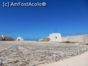 [P12] Fortăreața din Sagres, vedere de ansamblu pe interior.  » foto by alinaro
 - 
<span class="allrVoted glyphicon glyphicon-heart hidden" id="av808851"></span>
<a class="m-l-10 hidden" id="sv808851" onclick="voting_Foto_DelVot(,808851,17954)" role="button">șterge vot <span class="glyphicon glyphicon-remove"></span></a>
<a id="v9808851" class=" c-red"  onclick="voting_Foto_SetVot(808851)" role="button"><span class="glyphicon glyphicon-heart-empty"></span> <b>LIKE</b> = Votează poza</a> <img class="hidden"  id="f808851W9" src="/imagini/loader.gif" border="0" /><span class="AjErrMes hidden" id="e808851ErM"></span>