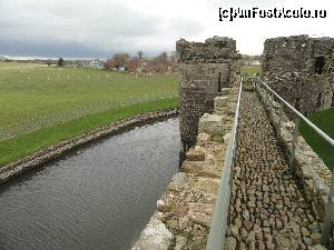 [P56] Beaumaris Castle » foto by zuftim
 - 
<span class="allrVoted glyphicon glyphicon-heart hidden" id="av591350"></span>
<a class="m-l-10 hidden" id="sv591350" onclick="voting_Foto_DelVot(,591350,17998)" role="button">șterge vot <span class="glyphicon glyphicon-remove"></span></a>
<a id="v9591350" class=" c-red"  onclick="voting_Foto_SetVot(591350)" role="button"><span class="glyphicon glyphicon-heart-empty"></span> <b>LIKE</b> = Votează poza</a> <img class="hidden"  id="f591350W9" src="/imagini/loader.gif" border="0" /><span class="AjErrMes hidden" id="e591350ErM"></span>