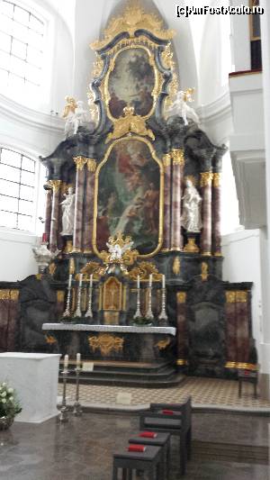 [P46] Interior Biserica Sfantul Ioan » foto by Aurici
 - 
<span class="allrVoted glyphicon glyphicon-heart hidden" id="av591868"></span>
<a class="m-l-10 hidden" id="sv591868" onclick="voting_Foto_DelVot(,591868,18008)" role="button">șterge vot <span class="glyphicon glyphicon-remove"></span></a>
<a id="v9591868" class=" c-red"  onclick="voting_Foto_SetVot(591868)" role="button"><span class="glyphicon glyphicon-heart-empty"></span> <b>LIKE</b> = Votează poza</a> <img class="hidden"  id="f591868W9" src="/imagini/loader.gif" border="0" /><span class="AjErrMes hidden" id="e591868ErM"></span>