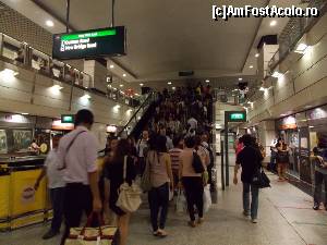 [P05] Staţie de metrou, linia verde cu mai multe niveluri. Staţiile au mai multe ieşiri, cu legături spre alte linii, trecând uneori prin mall-uri. » foto by mprofeanu
 - 
<span class="allrVoted glyphicon glyphicon-heart hidden" id="av593639"></span>
<a class="m-l-10 hidden" id="sv593639" onclick="voting_Foto_DelVot(,593639,18060)" role="button">șterge vot <span class="glyphicon glyphicon-remove"></span></a>
<a id="v9593639" class=" c-red"  onclick="voting_Foto_SetVot(593639)" role="button"><span class="glyphicon glyphicon-heart-empty"></span> <b>LIKE</b> = Votează poza</a> <img class="hidden"  id="f593639W9" src="/imagini/loader.gif" border="0" /><span class="AjErrMes hidden" id="e593639ErM"></span>