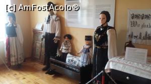 [P03] Costume populare în muzeul Abaţiei Cisterciene din satul Cârţa, judeţul Sibiu. » foto by traian.leuca †
 - 
<span class="allrVoted glyphicon glyphicon-heart hidden" id="av810221"></span>
<a class="m-l-10 hidden" id="sv810221" onclick="voting_Foto_DelVot(,810221,18101)" role="button">șterge vot <span class="glyphicon glyphicon-remove"></span></a>
<a id="v9810221" class=" c-red"  onclick="voting_Foto_SetVot(810221)" role="button"><span class="glyphicon glyphicon-heart-empty"></span> <b>LIKE</b> = Votează poza</a> <img class="hidden"  id="f810221W9" src="/imagini/loader.gif" border="0" /><span class="AjErrMes hidden" id="e810221ErM"></span>