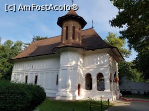 [P04] Aceasta este biserica având hramul ”Sfântul Gheorghe”. Lăcașul de cult a fost terminat în anul 1688, cu puțin timp înainte ca Brâncoveanu Constantin să devină domnitor. » foto by Floryn81
 - 
<span class="allrVoted glyphicon glyphicon-heart hidden" id="av1048381"></span>
<a class="m-l-10 hidden" id="sv1048381" onclick="voting_Foto_DelVot(,1048381,18120)" role="button">șterge vot <span class="glyphicon glyphicon-remove"></span></a>
<a id="v91048381" class=" c-red"  onclick="voting_Foto_SetVot(1048381)" role="button"><span class="glyphicon glyphicon-heart-empty"></span> <b>LIKE</b> = Votează poza</a> <img class="hidden"  id="f1048381W9" src="/imagini/loader.gif" border="0" /><span class="AjErrMes hidden" id="e1048381ErM"></span>