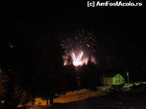 [P03] Serbarile Zapezii Vartop 2015-focuri de artificii vazute din curtea pensiunii » foto by luciaoradea
 - 
<span class="allrVoted glyphicon glyphicon-heart hidden" id="av599620"></span>
<a class="m-l-10 hidden" id="sv599620" onclick="voting_Foto_DelVot(,599620,18142)" role="button">șterge vot <span class="glyphicon glyphicon-remove"></span></a>
<a id="v9599620" class=" c-red"  onclick="voting_Foto_SetVot(599620)" role="button"><span class="glyphicon glyphicon-heart-empty"></span> <b>LIKE</b> = Votează poza</a> <img class="hidden"  id="f599620W9" src="/imagini/loader.gif" border="0" /><span class="AjErrMes hidden" id="e599620ErM"></span>