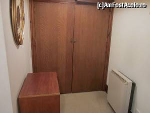 [P16] Ellarbeck Cottage - dulapul din dormitorul twin.  » foto by ariciu*
 - 
<span class="allrVoted glyphicon glyphicon-heart hidden" id="av607587"></span>
<a class="m-l-10 hidden" id="sv607587" onclick="voting_Foto_DelVot(,607587,18223)" role="button">șterge vot <span class="glyphicon glyphicon-remove"></span></a>
<a id="v9607587" class=" c-red"  onclick="voting_Foto_SetVot(607587)" role="button"><span class="glyphicon glyphicon-heart-empty"></span> <b>LIKE</b> = Votează poza</a> <img class="hidden"  id="f607587W9" src="/imagini/loader.gif" border="0" /><span class="AjErrMes hidden" id="e607587ErM"></span>