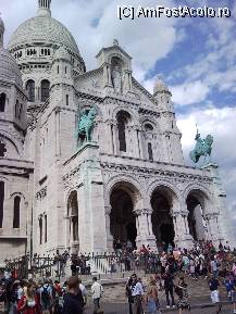 [P07] Basilica Sacre Coeur- intrarea principala. Se pot vedea statuile ecvestre » foto by kmy
 - 
<span class="allrVoted glyphicon glyphicon-heart hidden" id="av103673"></span>
<a class="m-l-10 hidden" id="sv103673" onclick="voting_Foto_DelVot(,103673,18225)" role="button">șterge vot <span class="glyphicon glyphicon-remove"></span></a>
<a id="v9103673" class=" c-red"  onclick="voting_Foto_SetVot(103673)" role="button"><span class="glyphicon glyphicon-heart-empty"></span> <b>LIKE</b> = Votează poza</a> <img class="hidden"  id="f103673W9" src="/imagini/loader.gif" border="0" /><span class="AjErrMes hidden" id="e103673ErM"></span>