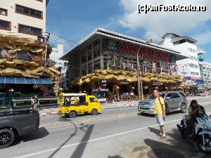 [P11] Patong Boxing Stadium » foto by mprofeanu
 - 
<span class="allrVoted glyphicon glyphicon-heart hidden" id="av608356"></span>
<a class="m-l-10 hidden" id="sv608356" onclick="voting_Foto_DelVot(,608356,18240)" role="button">șterge vot <span class="glyphicon glyphicon-remove"></span></a>
<a id="v9608356" class=" c-red"  onclick="voting_Foto_SetVot(608356)" role="button"><span class="glyphicon glyphicon-heart-empty"></span> <b>LIKE</b> = Votează poza</a> <img class="hidden"  id="f608356W9" src="/imagini/loader.gif" border="0" /><span class="AjErrMes hidden" id="e608356ErM"></span>