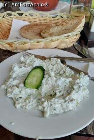 [P15] Restaurantul Tuck Inn - tzatziki și pita » foto by Carmen Ion
 - 
<span class="allrVoted glyphicon glyphicon-heart hidden" id="av1405473"></span>
<a class="m-l-10 hidden" id="sv1405473" onclick="voting_Foto_DelVot(,1405473,18341)" role="button">șterge vot <span class="glyphicon glyphicon-remove"></span></a>
<a id="v91405473" class=" c-red"  onclick="voting_Foto_SetVot(1405473)" role="button"><span class="glyphicon glyphicon-heart-empty"></span> <b>LIKE</b> = Votează poza</a> <img class="hidden"  id="f1405473W9" src="/imagini/loader.gif" border="0" /><span class="AjErrMes hidden" id="e1405473ErM"></span>