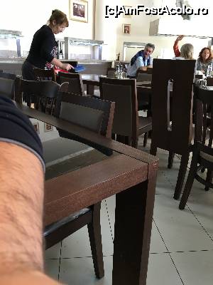 [P08] Sefa de sala - o prezenta 'impecabila' » foto by cilie
 - 
<span class="allrVoted glyphicon glyphicon-heart hidden" id="av703797"></span>
<a class="m-l-10 hidden" id="sv703797" onclick="voting_Foto_DelVot(,703797,18359)" role="button">șterge vot <span class="glyphicon glyphicon-remove"></span></a>
<a id="v9703797" class=" c-red"  onclick="voting_Foto_SetVot(703797)" role="button"><span class="glyphicon glyphicon-heart-empty"></span> <b>LIKE</b> = Votează poza</a> <img class="hidden"  id="f703797W9" src="/imagini/loader.gif" border="0" /><span class="AjErrMes hidden" id="e703797ErM"></span>