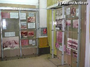 [P27] Vitrine aflate in holul de la etajul 2 » foto by Claudiu U.
 - 
<span class="allrVoted glyphicon glyphicon-heart hidden" id="av363871"></span>
<a class="m-l-10 hidden" id="sv363871" onclick="voting_Foto_DelVot(,363871,18445)" role="button">șterge vot <span class="glyphicon glyphicon-remove"></span></a>
<a id="v9363871" class=" c-red"  onclick="voting_Foto_SetVot(363871)" role="button"><span class="glyphicon glyphicon-heart-empty"></span> <b>LIKE</b> = Votează poza</a> <img class="hidden"  id="f363871W9" src="/imagini/loader.gif" border="0" /><span class="AjErrMes hidden" id="e363871ErM"></span>