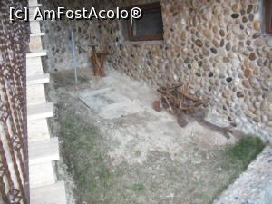 [P13] Detalii de sub scara care mergea spre vile.  » foto by Zoazore
 - 
<span class="allrVoted glyphicon glyphicon-heart hidden" id="av723618"></span>
<a class="m-l-10 hidden" id="sv723618" onclick="voting_Foto_DelVot(,723618,18505)" role="button">șterge vot <span class="glyphicon glyphicon-remove"></span></a>
<a id="v9723618" class=" c-red"  onclick="voting_Foto_SetVot(723618)" role="button"><span class="glyphicon glyphicon-heart-empty"></span> <b>LIKE</b> = Votează poza</a> <img class="hidden"  id="f723618W9" src="/imagini/loader.gif" border="0" /><span class="AjErrMes hidden" id="e723618ErM"></span>
