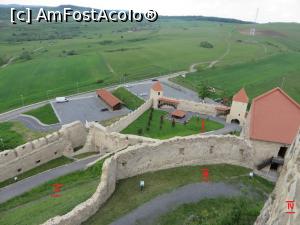 [P22] Cele patru incinte ale Cetății Rupea și cele două parcări.  » foto by tata123 🔱
 - 
<span class="allrVoted glyphicon glyphicon-heart hidden" id="av742886"></span>
<a class="m-l-10 hidden" id="sv742886" onclick="voting_Foto_DelVot(,742886,18593)" role="button">șterge vot <span class="glyphicon glyphicon-remove"></span></a>
<a id="v9742886" class=" c-red"  onclick="voting_Foto_SetVot(742886)" role="button"><span class="glyphicon glyphicon-heart-empty"></span> <b>LIKE</b> = Votează poza</a> <img class="hidden"  id="f742886W9" src="/imagini/loader.gif" border="0" /><span class="AjErrMes hidden" id="e742886ErM"></span>