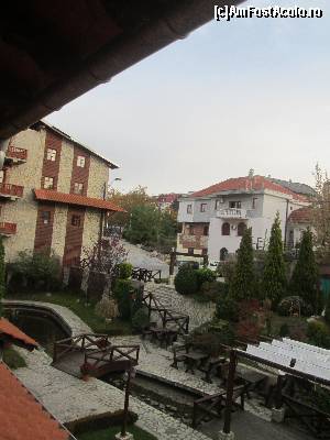 [P12] Hotelul Centar Balasevic Belgrad-Vedere de la fereastra camerei. In partea stanga se vede corpul nou al hotelului.  » foto by Floria
 - 
<span class="allrVoted glyphicon glyphicon-heart hidden" id="av627846"></span>
<a class="m-l-10 hidden" id="sv627846" onclick="voting_Foto_DelVot(,627846,18602)" role="button">șterge vot <span class="glyphicon glyphicon-remove"></span></a>
<a id="v9627846" class=" c-red"  onclick="voting_Foto_SetVot(627846)" role="button"><span class="glyphicon glyphicon-heart-empty"></span> <b>LIKE</b> = Votează poza</a> <img class="hidden"  id="f627846W9" src="/imagini/loader.gif" border="0" /><span class="AjErrMes hidden" id="e627846ErM"></span>