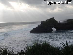 [P10] Tanah Lot » foto by corina pavel
 - 
<span class="allrVoted glyphicon glyphicon-heart hidden" id="av628412"></span>
<a class="m-l-10 hidden" id="sv628412" onclick="voting_Foto_DelVot(,628412,18611)" role="button">șterge vot <span class="glyphicon glyphicon-remove"></span></a>
<a id="v9628412" class=" c-red"  onclick="voting_Foto_SetVot(628412)" role="button"><span class="glyphicon glyphicon-heart-empty"></span> <b>LIKE</b> = Votează poza</a> <img class="hidden"  id="f628412W9" src="/imagini/loader.gif" border="0" /><span class="AjErrMes hidden" id="e628412ErM"></span>