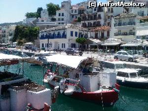 [P15] O parte din portul si orasul Skopelos » foto by dorgo
 - 
<span class="allrVoted glyphicon glyphicon-heart hidden" id="av643834"></span>
<a class="m-l-10 hidden" id="sv643834" onclick="voting_Foto_DelVot(,643834,18640)" role="button">șterge vot <span class="glyphicon glyphicon-remove"></span></a>
<a id="v9643834" class=" c-red"  onclick="voting_Foto_SetVot(643834)" role="button"><span class="glyphicon glyphicon-heart-empty"></span> <b>LIKE</b> = Votează poza</a> <img class="hidden"  id="f643834W9" src="/imagini/loader.gif" border="0" /><span class="AjErrMes hidden" id="e643834ErM"></span>