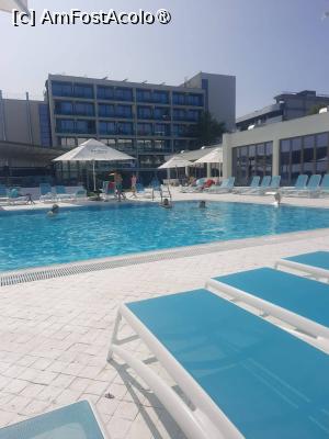 [P02] Piscina si hotelul » foto by Teodor17
 - 
<span class="allrVoted glyphicon glyphicon-heart hidden" id="av1488692"></span>
<a class="m-l-10 hidden" id="sv1488692" onclick="voting_Foto_DelVot(,1488692,18688)" role="button">șterge vot <span class="glyphicon glyphicon-remove"></span></a>
<a id="v91488692" class=" c-red"  onclick="voting_Foto_SetVot(1488692)" role="button"><span class="glyphicon glyphicon-heart-empty"></span> <b>LIKE</b> = Votează poza</a> <img class="hidden"  id="f1488692W9" src="/imagini/loader.gif" border="0" /><span class="AjErrMes hidden" id="e1488692ErM"></span>