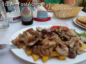 [P10] O Kostas, Chania, gyrosul de porc. » foto by maryka
 - 
<span class="allrVoted glyphicon glyphicon-heart hidden" id="av1201597"></span>
<a class="m-l-10 hidden" id="sv1201597" onclick="voting_Foto_DelVot(,1201597,18732)" role="button">șterge vot <span class="glyphicon glyphicon-remove"></span></a>
<a id="v91201597" class=" c-red"  onclick="voting_Foto_SetVot(1201597)" role="button"><span class="glyphicon glyphicon-heart-empty"></span> <b>LIKE</b> = Votează poza</a> <img class="hidden"  id="f1201597W9" src="/imagini/loader.gif" border="0" /><span class="AjErrMes hidden" id="e1201597ErM"></span>