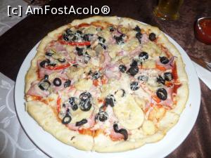 [P13] Pizza casei la Popasul Regelui.  » foto by Safta Radu
 - 
<span class="allrVoted glyphicon glyphicon-heart hidden" id="av990572"></span>
<a class="m-l-10 hidden" id="sv990572" onclick="voting_Foto_DelVot(,990572,18768)" role="button">șterge vot <span class="glyphicon glyphicon-remove"></span></a>
<a id="v9990572" class=" c-red"  onclick="voting_Foto_SetVot(990572)" role="button"><span class="glyphicon glyphicon-heart-empty"></span> <b>LIKE</b> = Votează poza</a> <img class="hidden"  id="f990572W9" src="/imagini/loader.gif" border="0" /><span class="AjErrMes hidden" id="e990572ErM"></span>