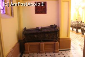 [P17] Căpleni, Cripta Familiei Károlyi, Sarcofagul Krisztinei Csaki, soţia lui Karolyi Ferenc, a murit la 30 de ani » foto by mprofeanu
 - 
<span class="allrVoted glyphicon glyphicon-heart hidden" id="av1077282"></span>
<a class="m-l-10 hidden" id="sv1077282" onclick="voting_Foto_DelVot(,1077282,18846)" role="button">șterge vot <span class="glyphicon glyphicon-remove"></span></a>
<a id="v91077282" class=" c-red"  onclick="voting_Foto_SetVot(1077282)" role="button"><span class="glyphicon glyphicon-heart-empty"></span> <b>LIKE</b> = Votează poza</a> <img class="hidden"  id="f1077282W9" src="/imagini/loader.gif" border="0" /><span class="AjErrMes hidden" id="e1077282ErM"></span>