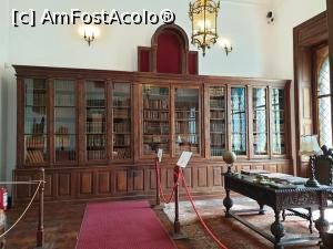 [P10] <strong>Biblioteca</strong>, cu mobilier din lemn masiv are numeroase rafturi ce gazduiesc peste 2000 de volume originale, acoperind diverse domenii de interes şi dat&acirc;nd din secolele XVIII-XIX. » foto by geani anto
 - 
<span class="allrVoted glyphicon glyphicon-heart hidden" id="av1203514"></span>
<a class="m-l-10 hidden" id="sv1203514" onclick="voting_Foto_DelVot(,1203514,18846)" role="button">șterge vot <span class="glyphicon glyphicon-remove"></span></a>
<a id="v91203514" class=" c-red"  onclick="voting_Foto_SetVot(1203514)" role="button"><span class="glyphicon glyphicon-heart-empty"></span> <b>LIKE</b> = Votează poza</a> <img class="hidden"  id="f1203514W9" src="/imagini/loader.gif" border="0" /><span class="AjErrMes hidden" id="e1203514ErM"></span>