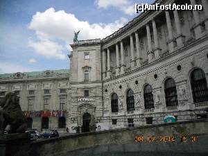 [P11] palatul Hofburg - Viena » foto by zlatna
 - 
<span class="allrVoted glyphicon glyphicon-heart hidden" id="av641522"></span>
<a class="m-l-10 hidden" id="sv641522" onclick="voting_Foto_DelVot(,641522,18854)" role="button">șterge vot <span class="glyphicon glyphicon-remove"></span></a>
<a id="v9641522" class=" c-red"  onclick="voting_Foto_SetVot(641522)" role="button"><span class="glyphicon glyphicon-heart-empty"></span> <b>LIKE</b> = Votează poza</a> <img class="hidden"  id="f641522W9" src="/imagini/loader.gif" border="0" /><span class="AjErrMes hidden" id="e641522ErM"></span>