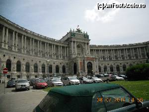 [P08] fatada palatului Hofburg » foto by zlatna
 - 
<span class="allrVoted glyphicon glyphicon-heart hidden" id="av641519"></span>
<a class="m-l-10 hidden" id="sv641519" onclick="voting_Foto_DelVot(,641519,18854)" role="button">șterge vot <span class="glyphicon glyphicon-remove"></span></a>
<a id="v9641519" class=" c-red"  onclick="voting_Foto_SetVot(641519)" role="button"><span class="glyphicon glyphicon-heart-empty"></span> <b>LIKE</b> = Votează poza</a> <img class="hidden"  id="f641519W9" src="/imagini/loader.gif" border="0" /><span class="AjErrMes hidden" id="e641519ErM"></span>