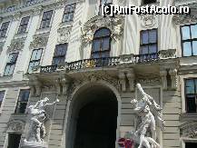 [P02] Palatul Hofburg, detaliu » foto by magdalena
 - 
<span class="allrVoted glyphicon glyphicon-heart hidden" id="av117844"></span>
<a class="m-l-10 hidden" id="sv117844" onclick="voting_Foto_DelVot(,117844,18854)" role="button">șterge vot <span class="glyphicon glyphicon-remove"></span></a>
<a id="v9117844" class=" c-red"  onclick="voting_Foto_SetVot(117844)" role="button"><span class="glyphicon glyphicon-heart-empty"></span> <b>LIKE</b> = Votează poza</a> <img class="hidden"  id="f117844W9" src="/imagini/loader.gif" border="0" /><span class="AjErrMes hidden" id="e117844ErM"></span>