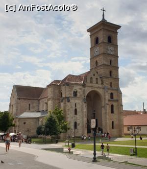 [P37] Catedrala Romano-Catolica a fost zidita pe locul unei biserici mai vechi si adaposteste morminte funerare, printre care, trei sarcofage apartinand familiei de Hunedoara. » foto by geani anto
 - 
<span class="allrVoted glyphicon glyphicon-heart hidden" id="av1286095"></span>
<a class="m-l-10 hidden" id="sv1286095" onclick="voting_Foto_DelVot(,1286095,18888)" role="button">șterge vot <span class="glyphicon glyphicon-remove"></span></a>
<a id="v91286095" class=" c-red"  onclick="voting_Foto_SetVot(1286095)" role="button"><span class="glyphicon glyphicon-heart-empty"></span> <b>LIKE</b> = Votează poza</a> <img class="hidden"  id="f1286095W9" src="/imagini/loader.gif" border="0" /><span class="AjErrMes hidden" id="e1286095ErM"></span>