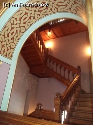 [P23] Castelul Cantacuzino-scara de lemn » foto by mishu
 - 
<span class="allrVoted glyphicon glyphicon-heart hidden" id="av732819"></span>
<a class="m-l-10 hidden" id="sv732819" onclick="voting_Foto_DelVot(,732819,18916)" role="button">șterge vot <span class="glyphicon glyphicon-remove"></span></a>
<a id="v9732819" class=" c-red"  onclick="voting_Foto_SetVot(732819)" role="button"><span class="glyphicon glyphicon-heart-empty"></span> <b>LIKE</b> = Votează poza</a> <img class="hidden"  id="f732819W9" src="/imagini/loader.gif" border="0" /><span class="AjErrMes hidden" id="e732819ErM"></span>